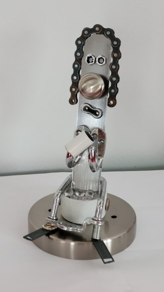 Personnage sur la toilette – 10×4 po